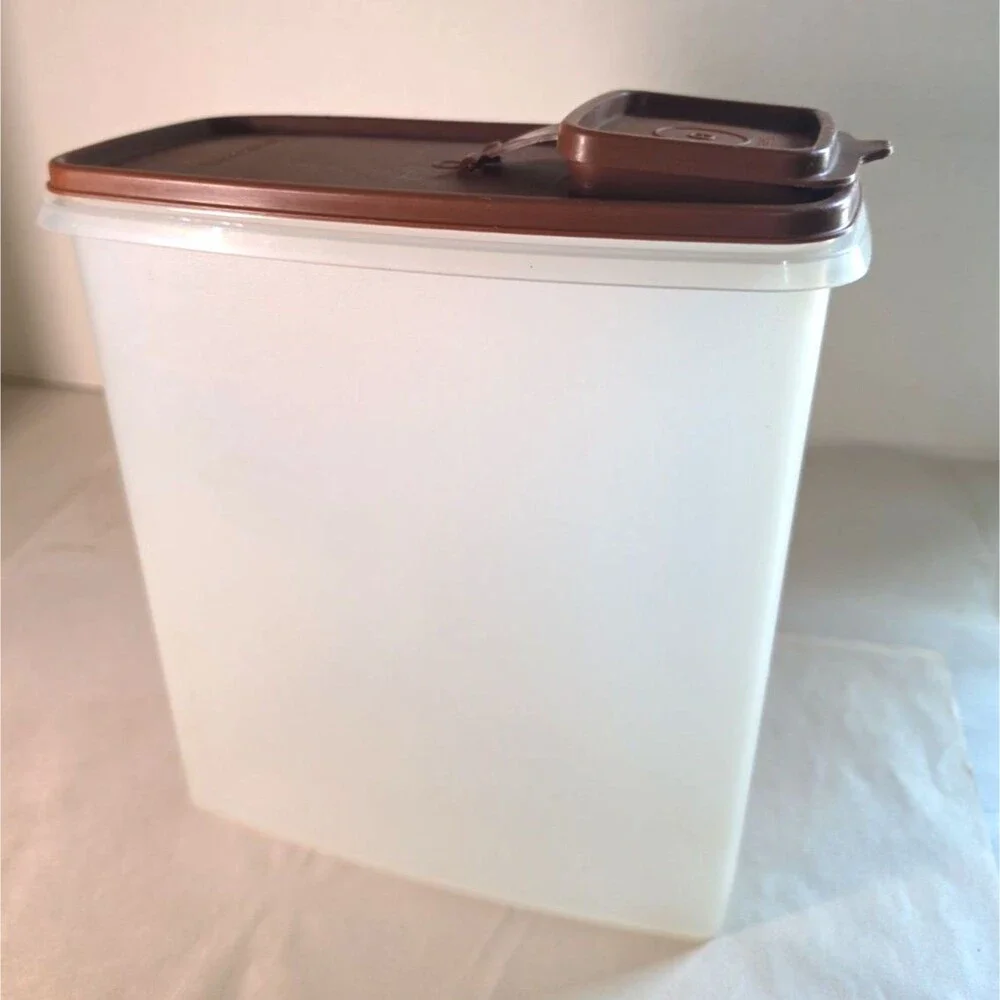 Vintage Large Tupperware Cereal Keepers 1588-3 W/Lid  Brown Storage